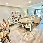 5128 Beachwalk