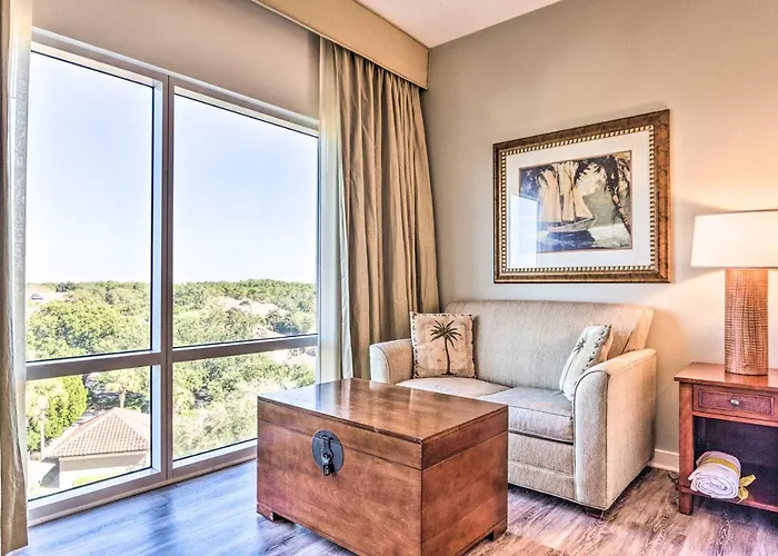 Studio With Pool Access - Walk To Miramar Beach!