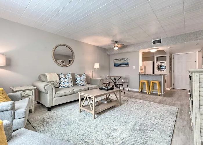 Sunny Destin Condo With Pool And Beach Access!