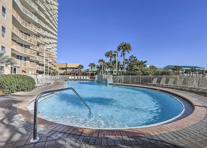 High-Rise Destin Condo With Balcony And Pool View