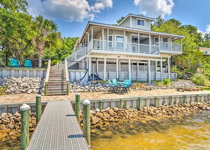 Bayfront Niceville Getaway With Private Dock!