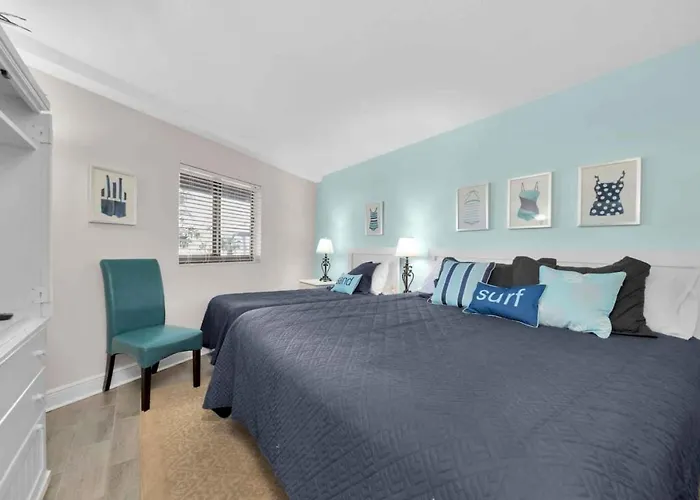Amazing Home In Miramar Beach With Outdoor Swimming Pool And 2 Bedrooms