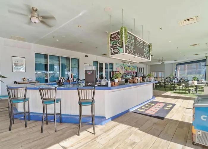Family Friendly Condo In Heart Of Destin! Resort Style Pool, Tennis Courts Minutes From Beach