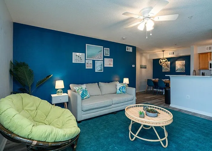 Comfy Beach Apt In Central Location