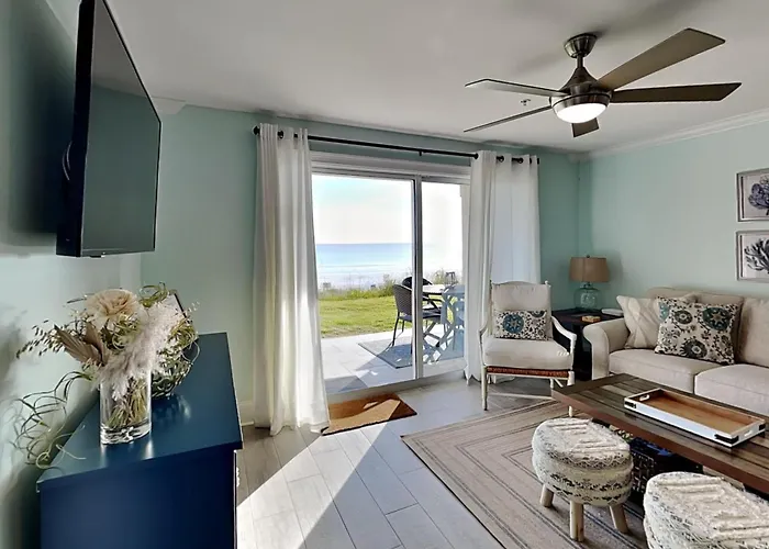 Stunning Home In Destin With Outdoor Swimming Pool And 3 Bedrooms