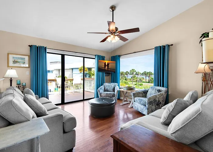 Beach Side- Harbor View