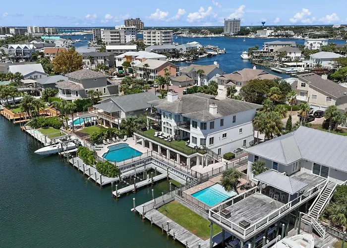 Waterfront Dream House Pool Golf Cart & Dock