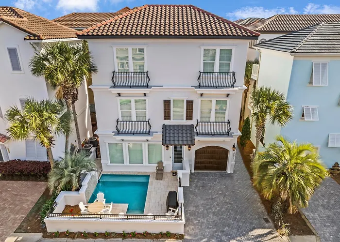 Private Pool - Community Beach - Gated Community
