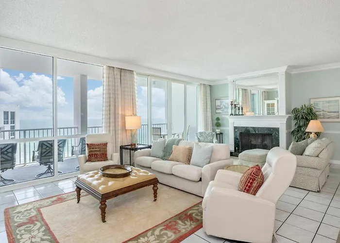 2122 Stunning Three-Bedroom Penthouse Shoreline Towers 2122