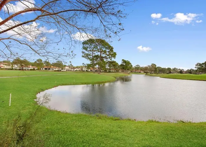 4 Bedroom House On The Golf Course With 2 Golf Carts!