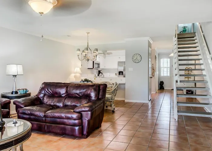 5 C, Three Bedroom Townhome