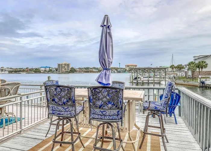 Harbor Hideaway