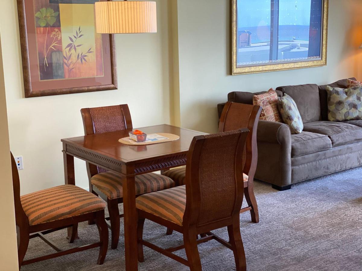 Ocean View Luxurious Condo-best Location + Balcony