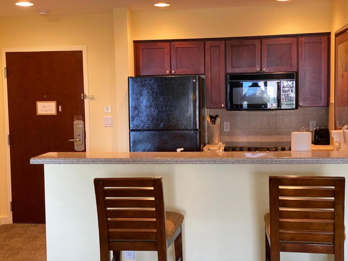 Ocean View Luxurious Condo-best Location + Balcony * Destin
