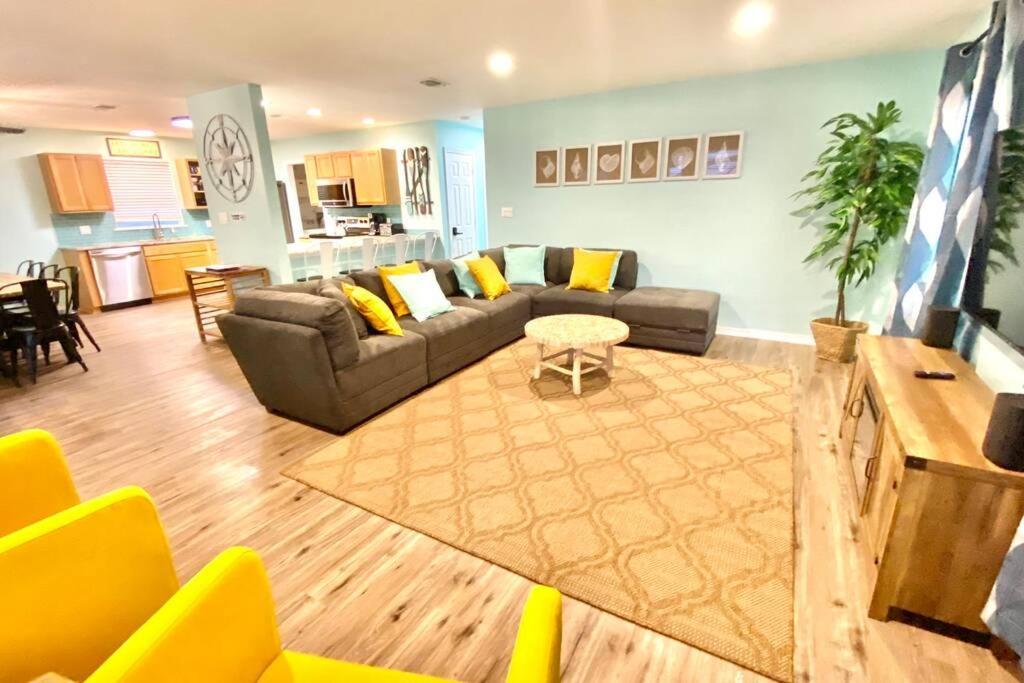 Zula Breeze: Beachfront Pet-friendly Retreat With Pool * Destin