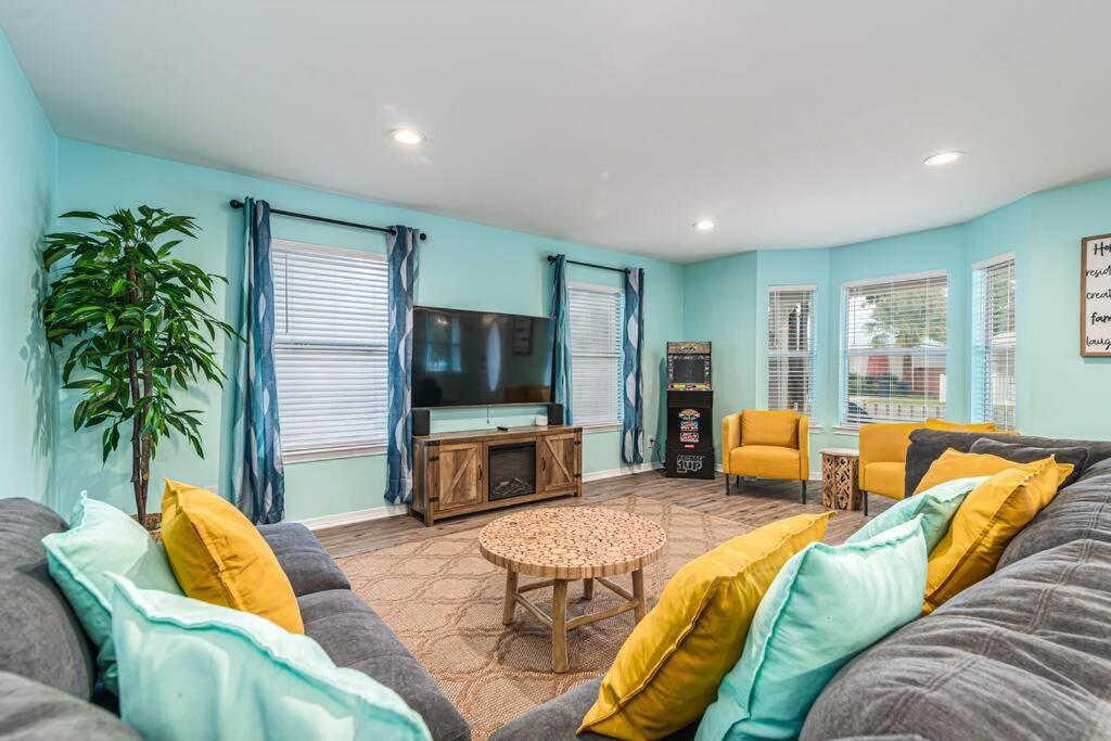 Zula Breeze: Beachfront Pet-friendly Retreat With Pool *