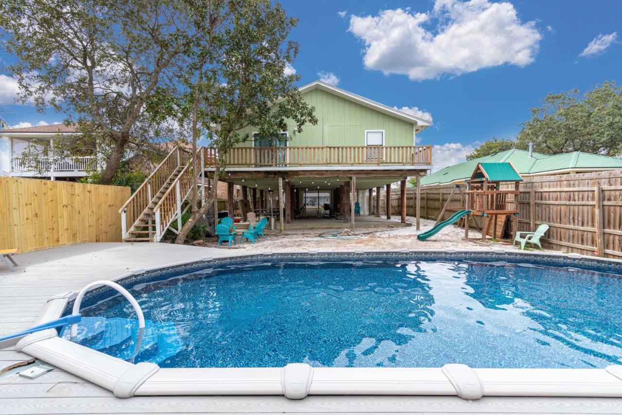 Holiday home Zula Retreat: Pet-friendly Oasis With Pool, Steps From Shore Destin