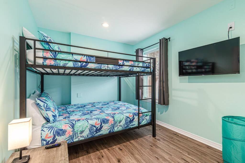Zula Breeze: Beachfront Pet-friendly Retreat With Pool