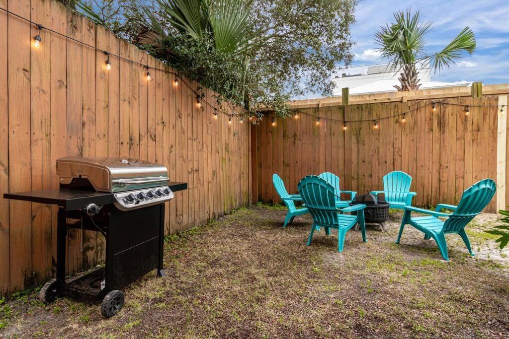 Holiday home Zula Breeze: Beachfront Pet-friendly Retreat With Pool *