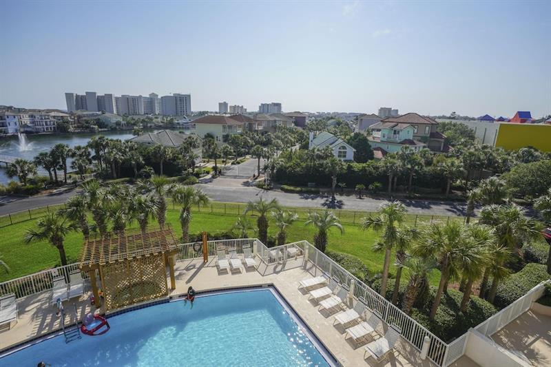 The Terrace At Pelican Aparthotel 4*