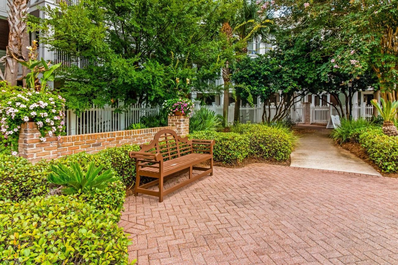 Sandestin Baytowne Wharf 449 Market St * Destin