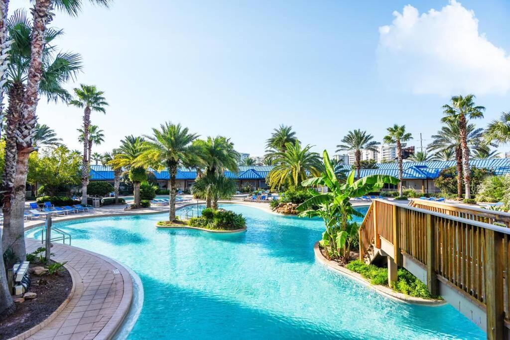 Pool Paradise With 75