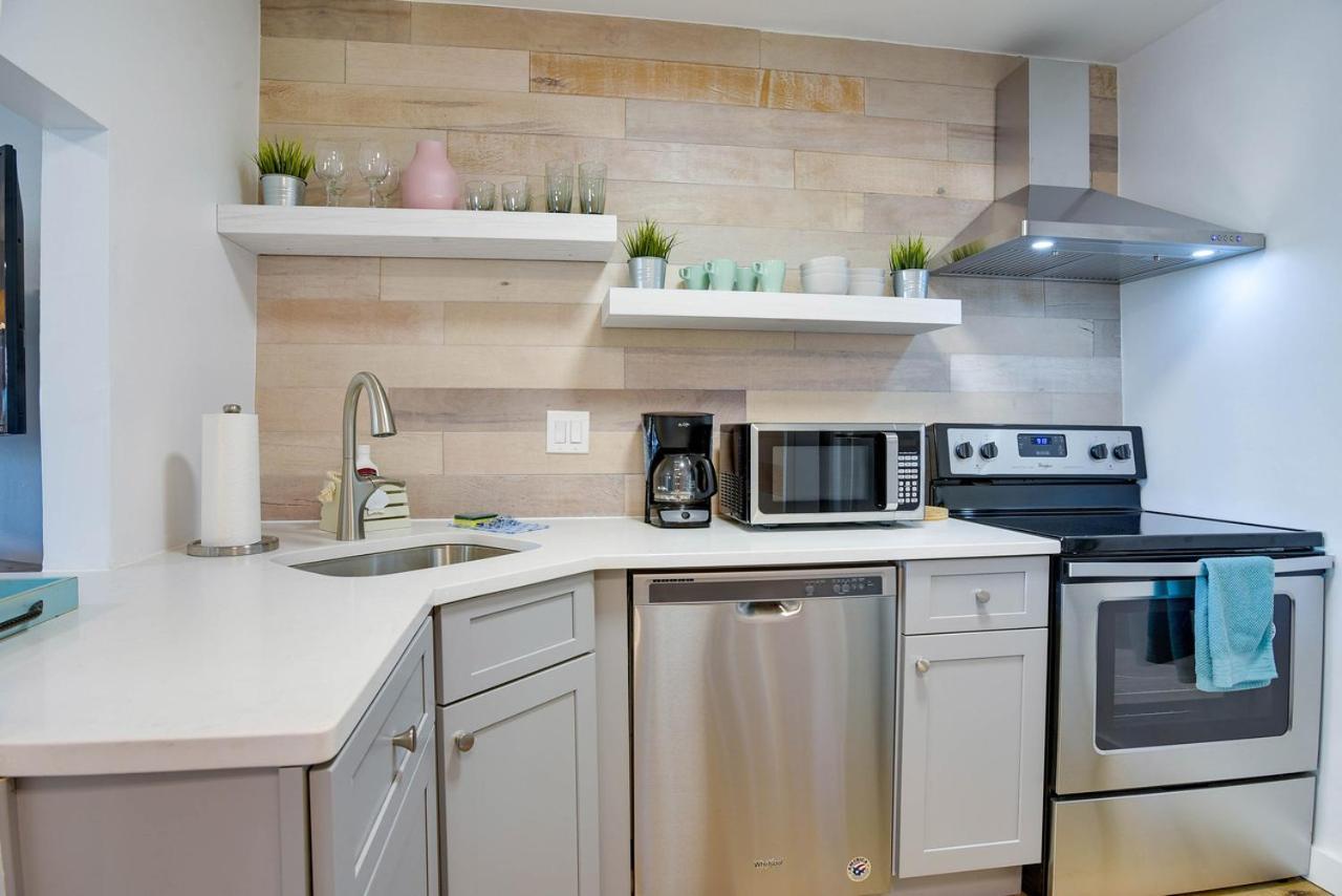 Partial Ocean View At Sandpiper Cove Apartment *