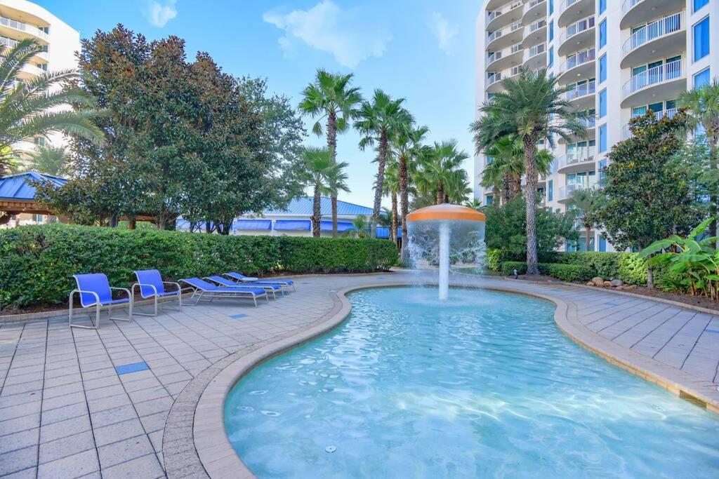 Pool Paradise With 75