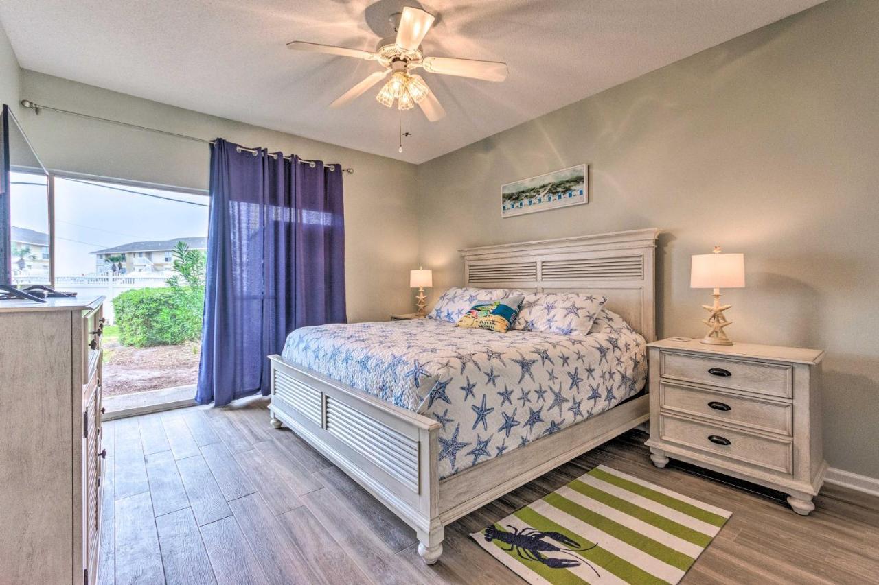 Apartment Coastal With Pool - Walk To Beach!