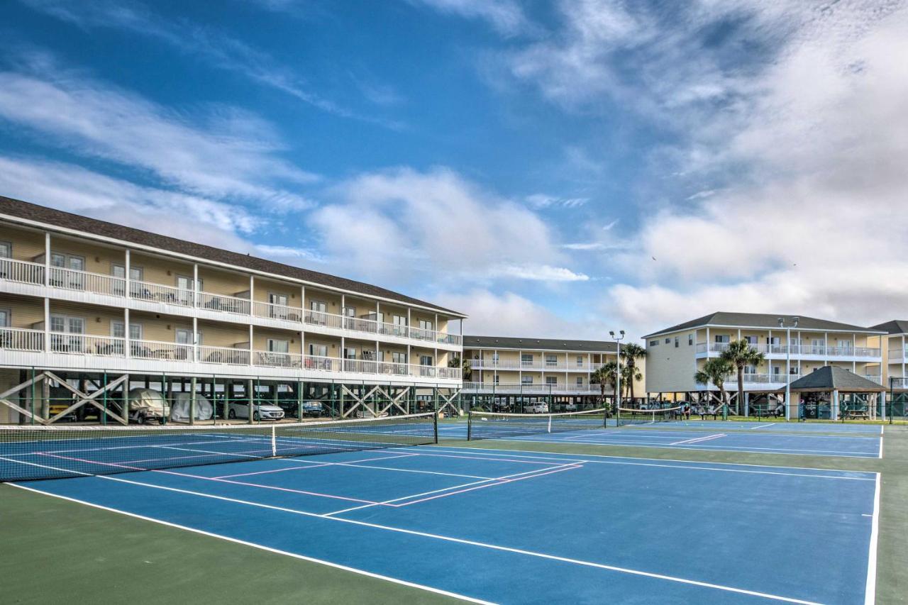 Apartment Coastal With Pool - Walk To Beach! Destin