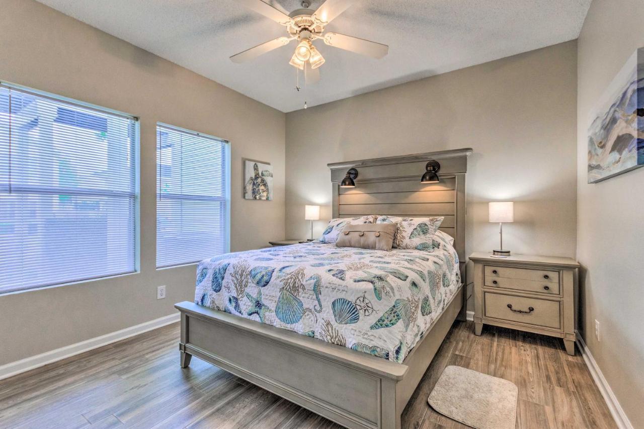 Coastal With Pool - Walk To Beach! Apartment *
