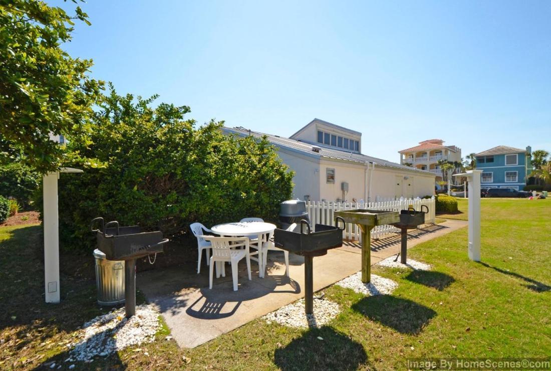 Apartment Enclave 202a *