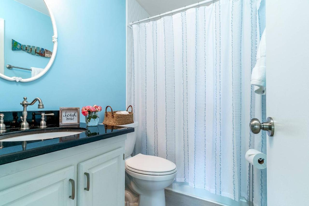 Gulf Winds Court 202 - Emerald Cove Oasis Holiday home