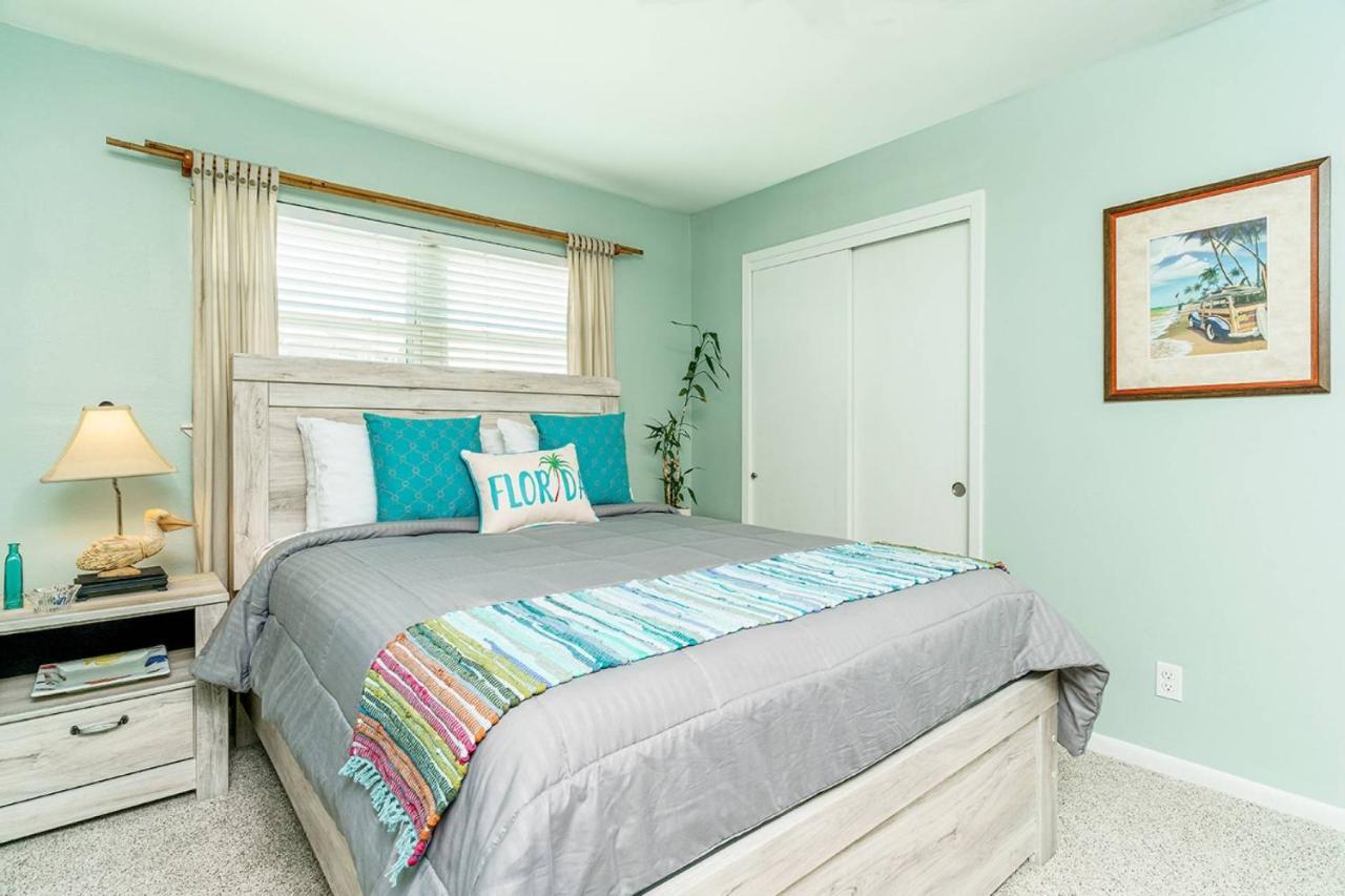 Gulf Winds Court 202 - Emerald Cove Oasis