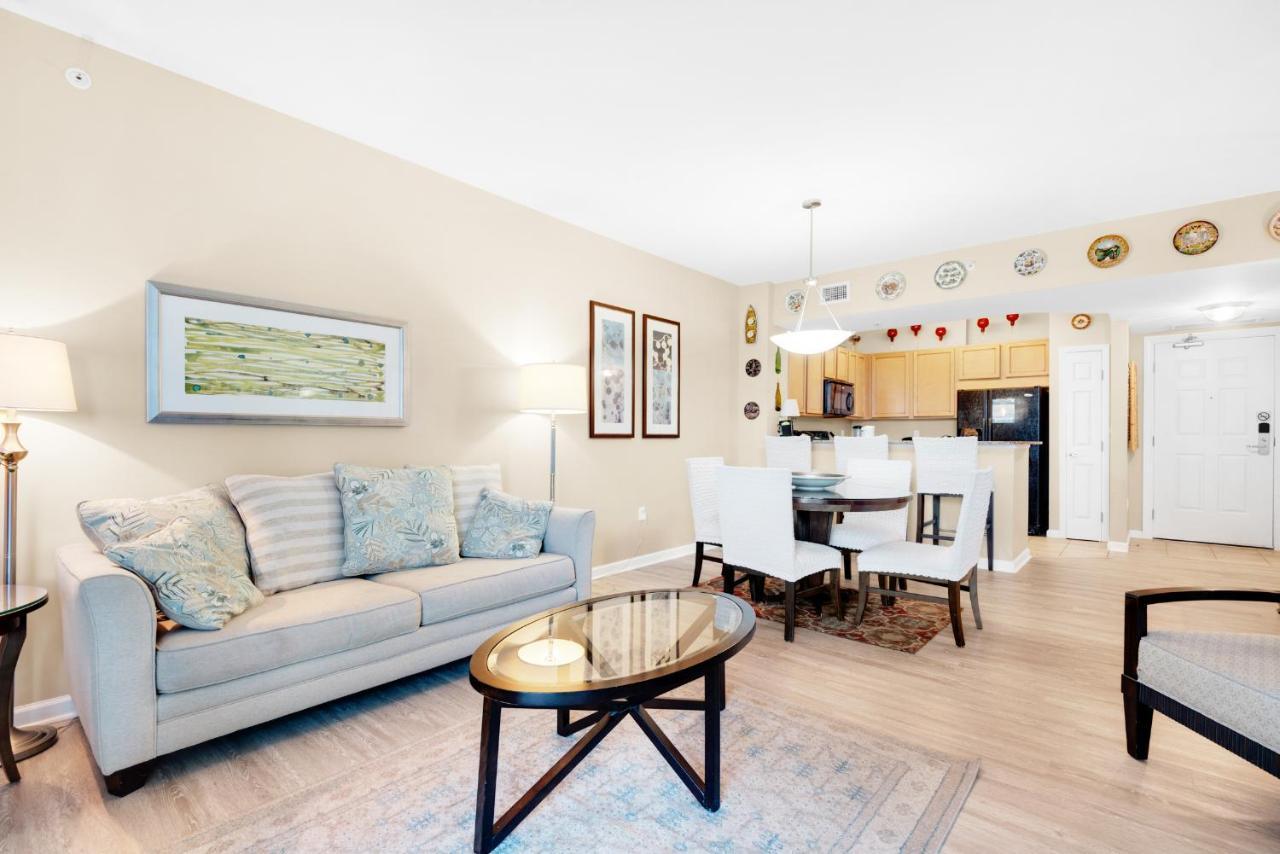 Palms #2212 Jr. 2br