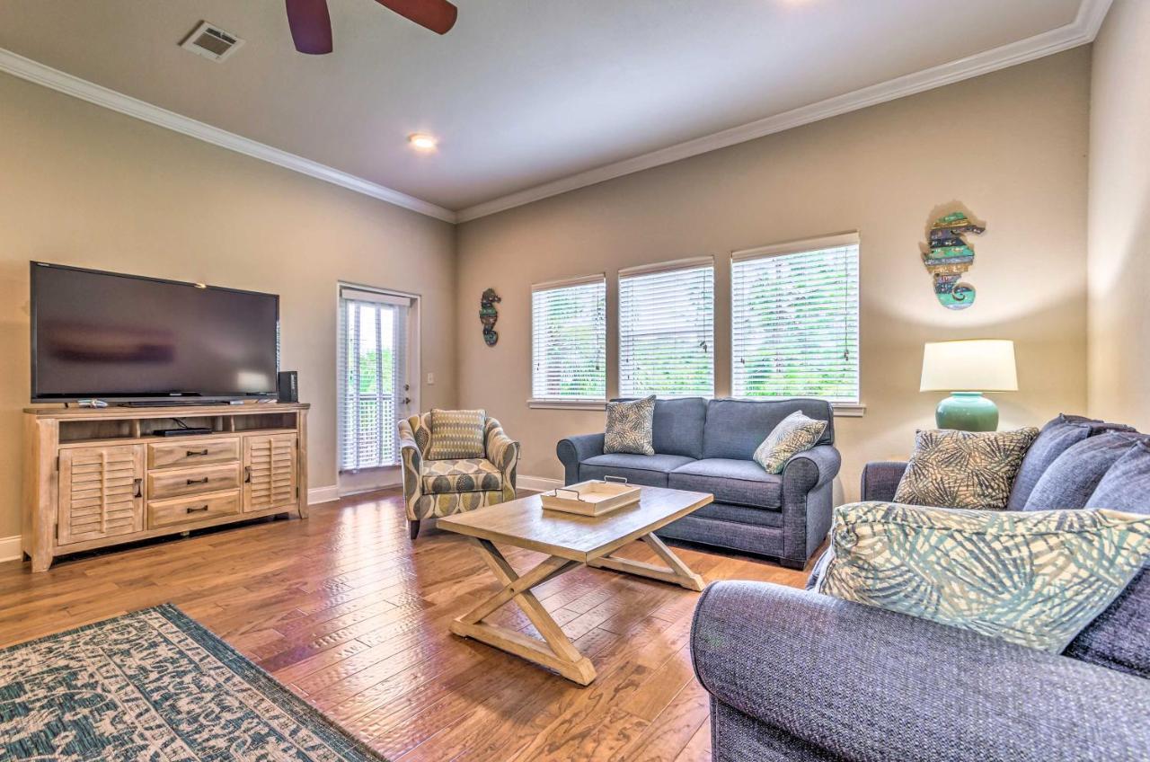 Luxurious Alerio Condo - Steps To Private Beach!