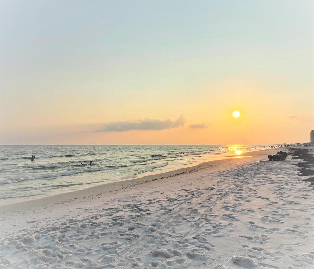 Windstarr Destin- Golf Cart Included, One Level, Close To Beach, Pet Friendly Holiday home *