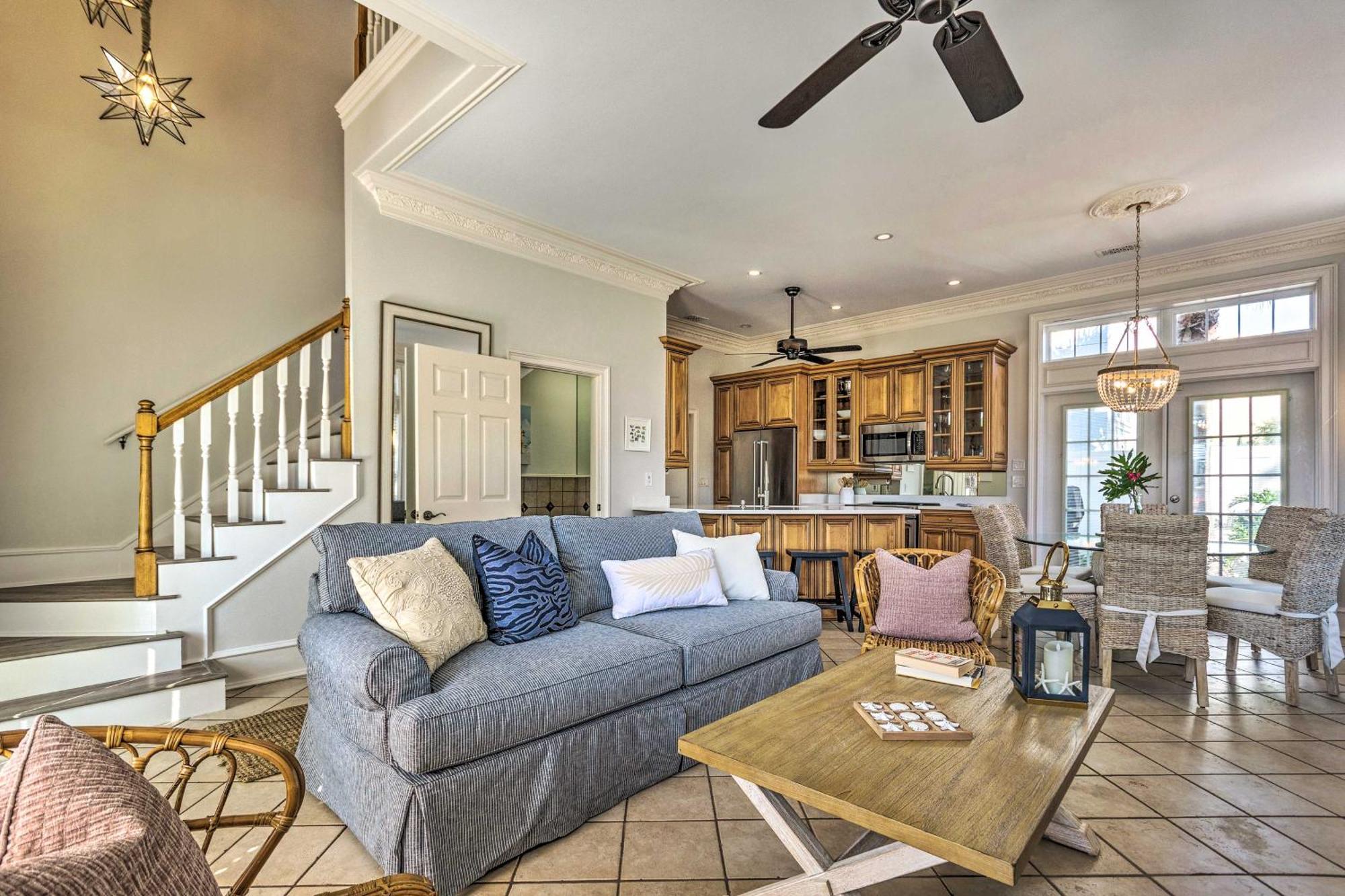 Sugar Beach Haven - Walk To Beach! Holiday home *