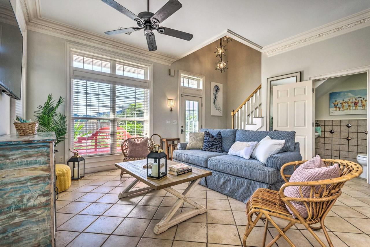 Sugar Beach Haven - Walk To Beach! Holiday home *