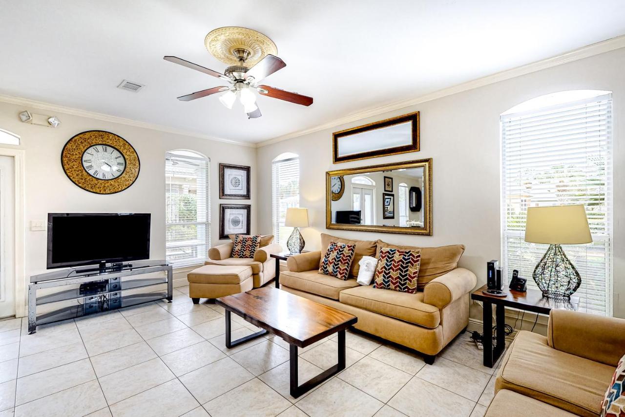 Emerald Shores Holiday home