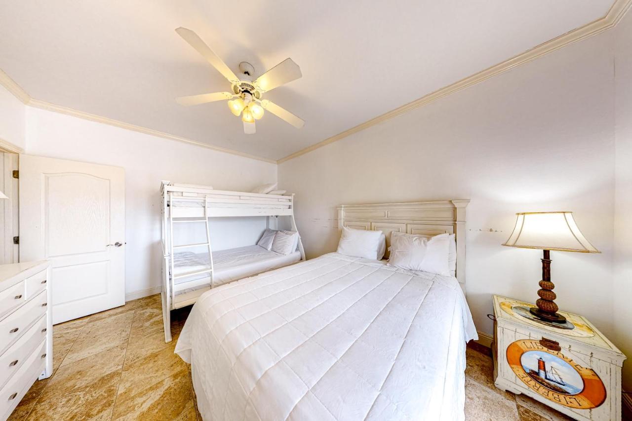 Emerald Shores Holiday home *