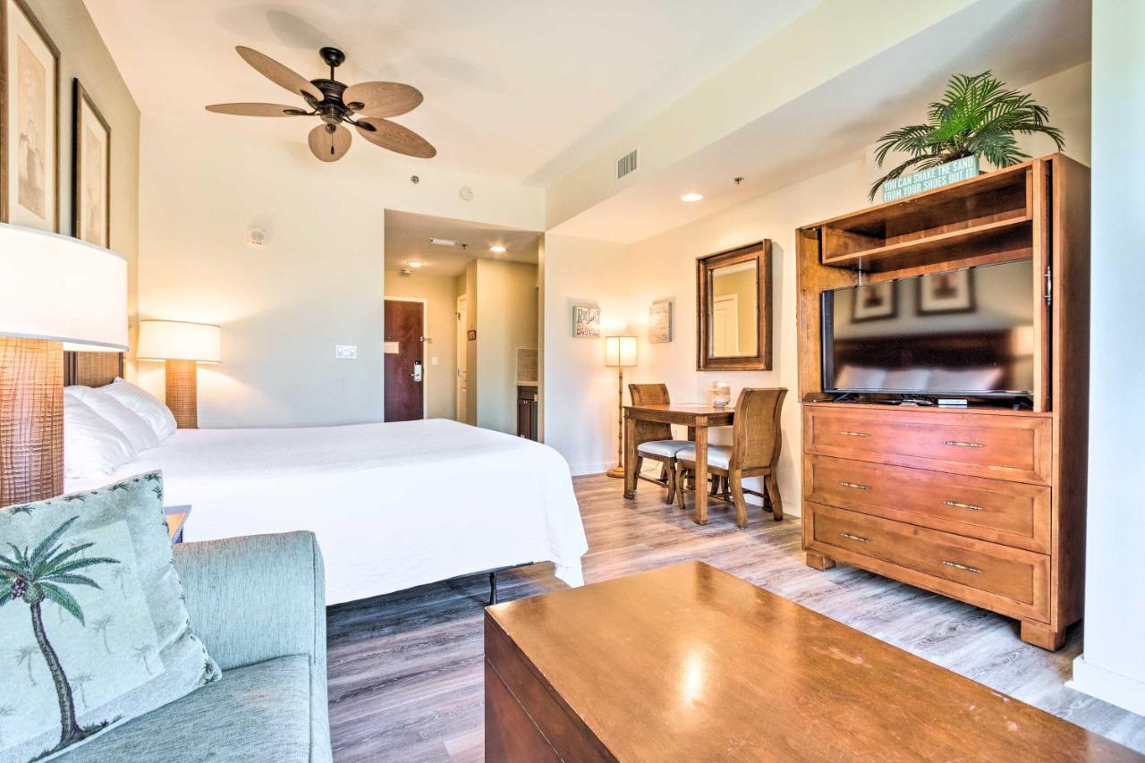 With Pool Access - Walk To Miramar Beach! Apartment *