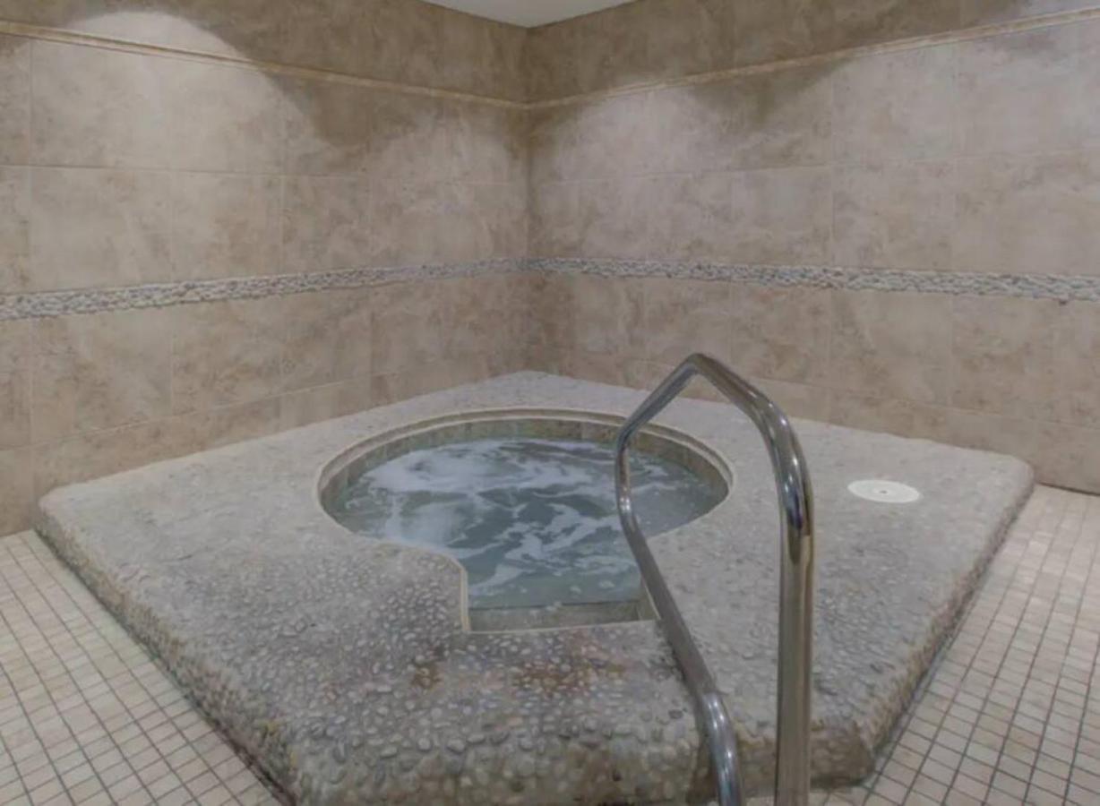 Wave And Sea Sun Hot Tub Pools Beach Holiday home Destin