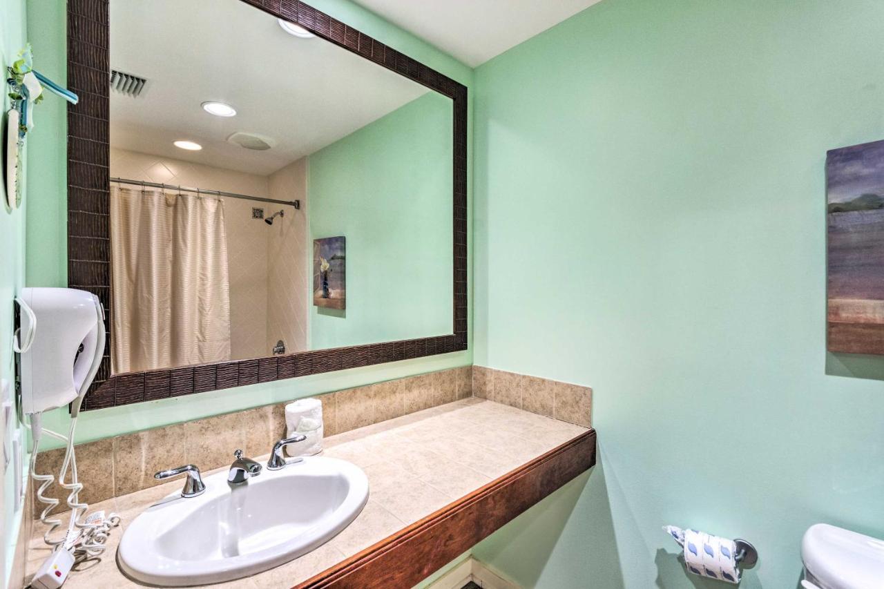With Pool Access - Walk To Miramar Beach! Apartment