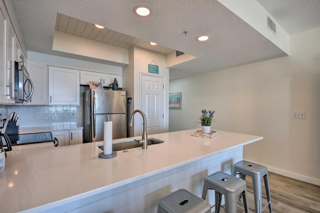 Apartment Renovated Luxury With Sweeping Ocean Views! *
