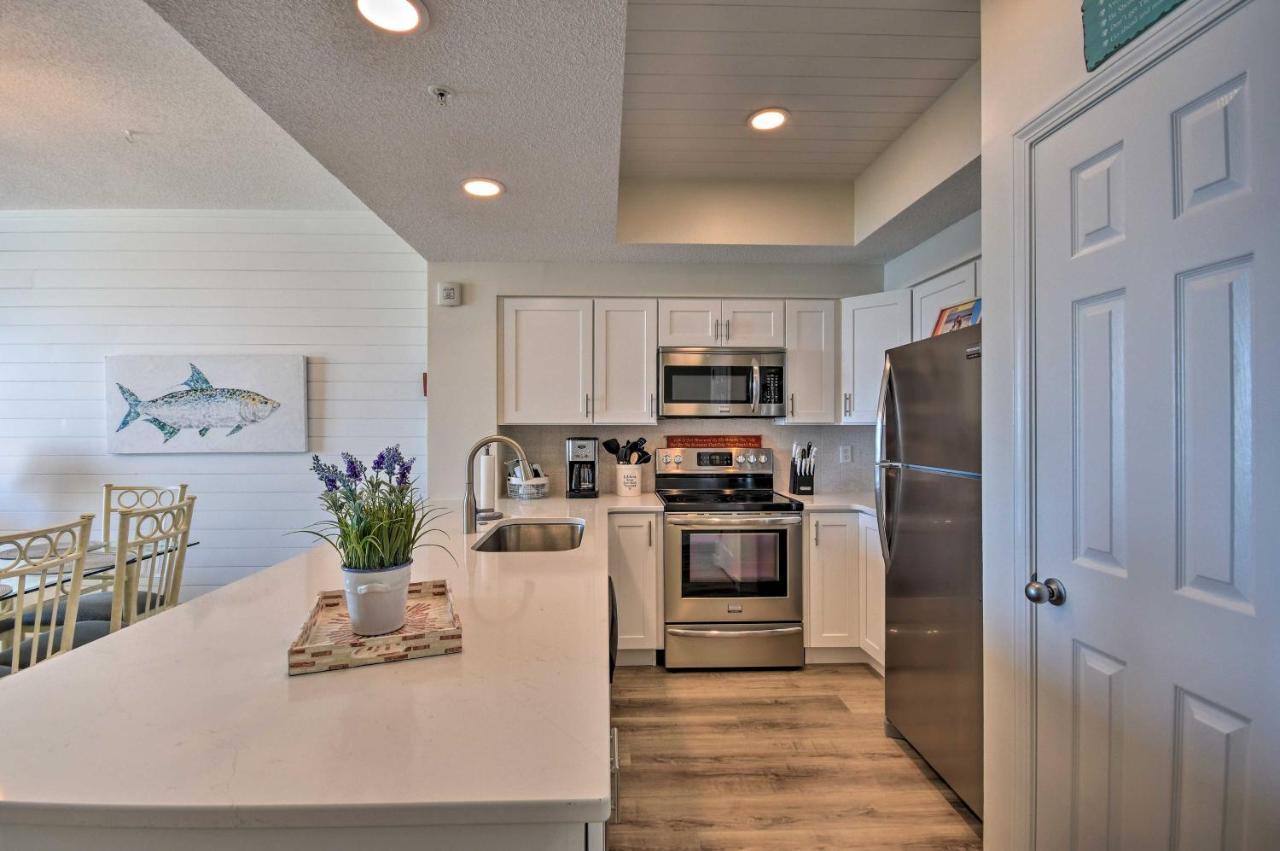 Apartment Renovated Luxury With Sweeping Ocean Views! *