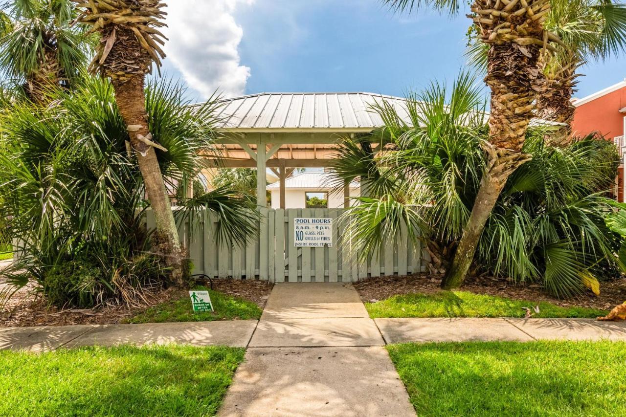Gulf Walk 606 *