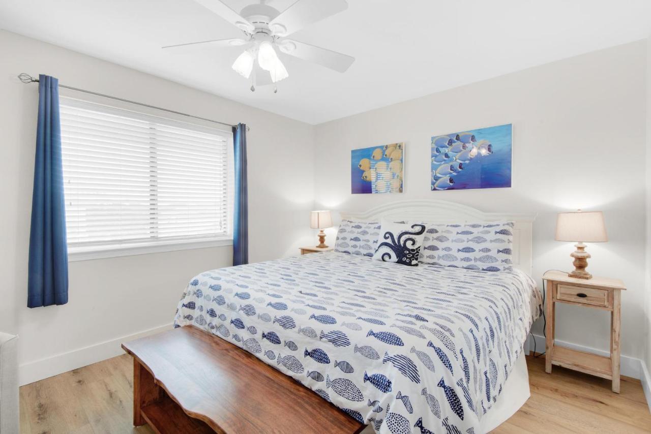 Apartment Sandprints A4 Destin