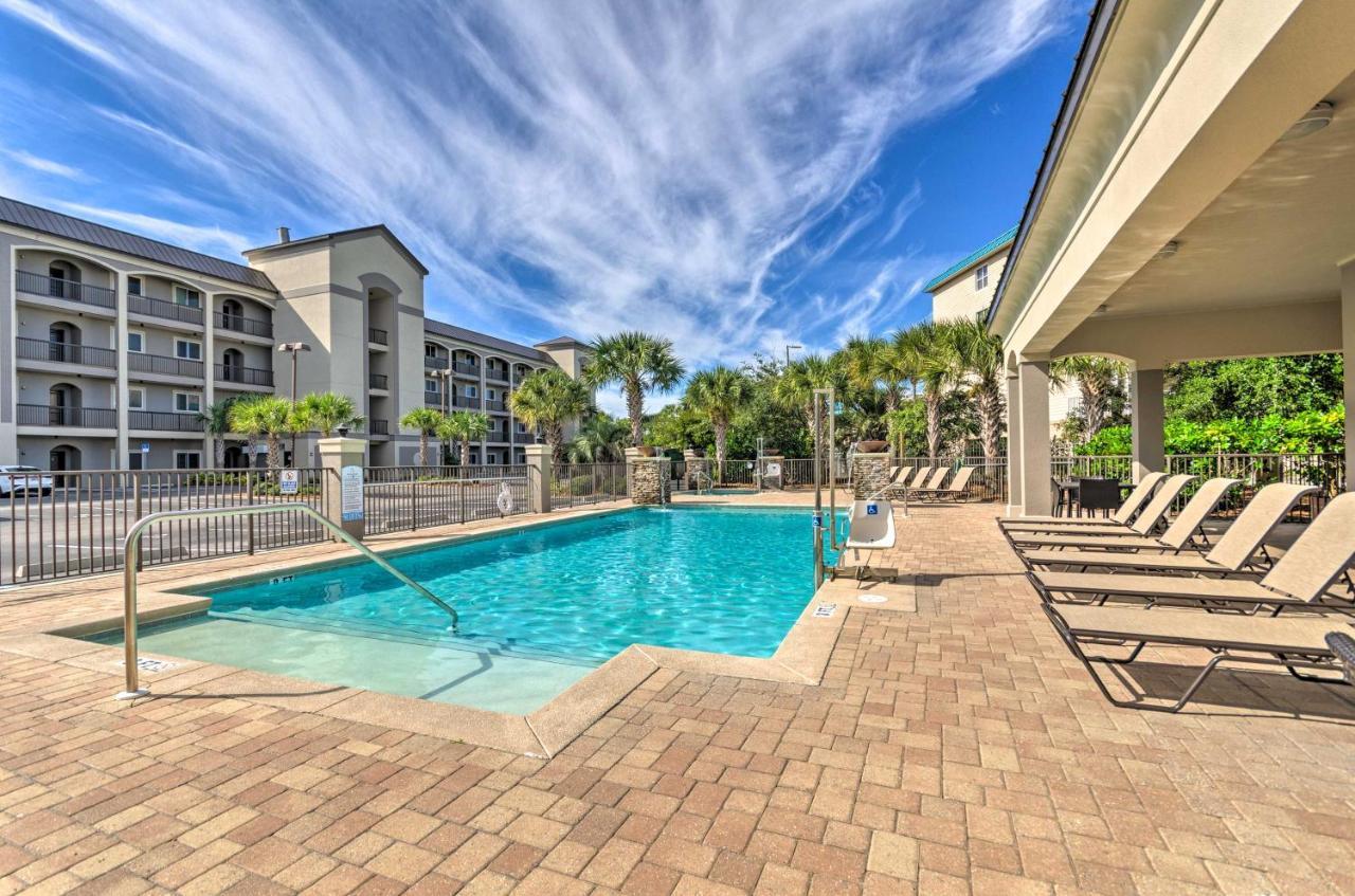 Miramar Patio, Pool, Walk To Gulf! Apartment