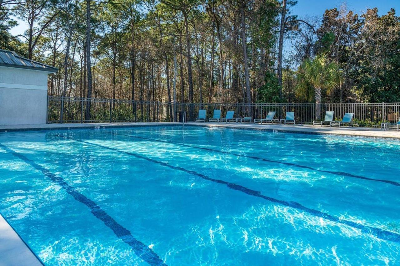 Augusta 552 - Dollar Links * Destin